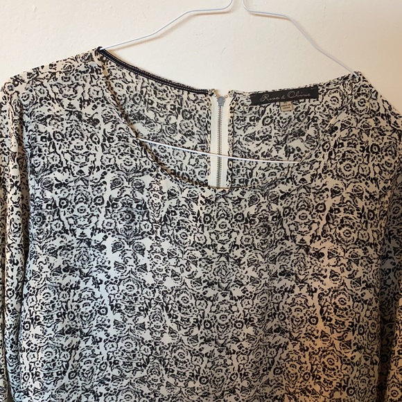 Blouse - Picture 2 of 5